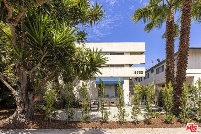 3722 Mentone Avenue, Los Angeles, CA 90034