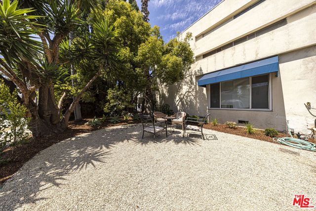 3722 Mentone Avenue, Los Angeles, CA 90034