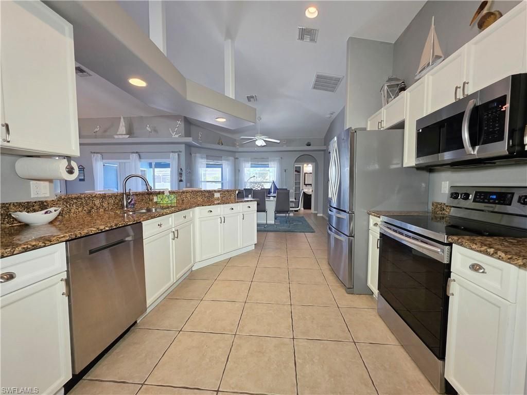 Image 18 of property listing at 2844 NW 6th ST, Cape Coral, FL 33993