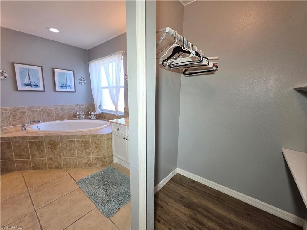 Image 32 of property listing at 2844 NW 6th ST, Cape Coral, FL 33993