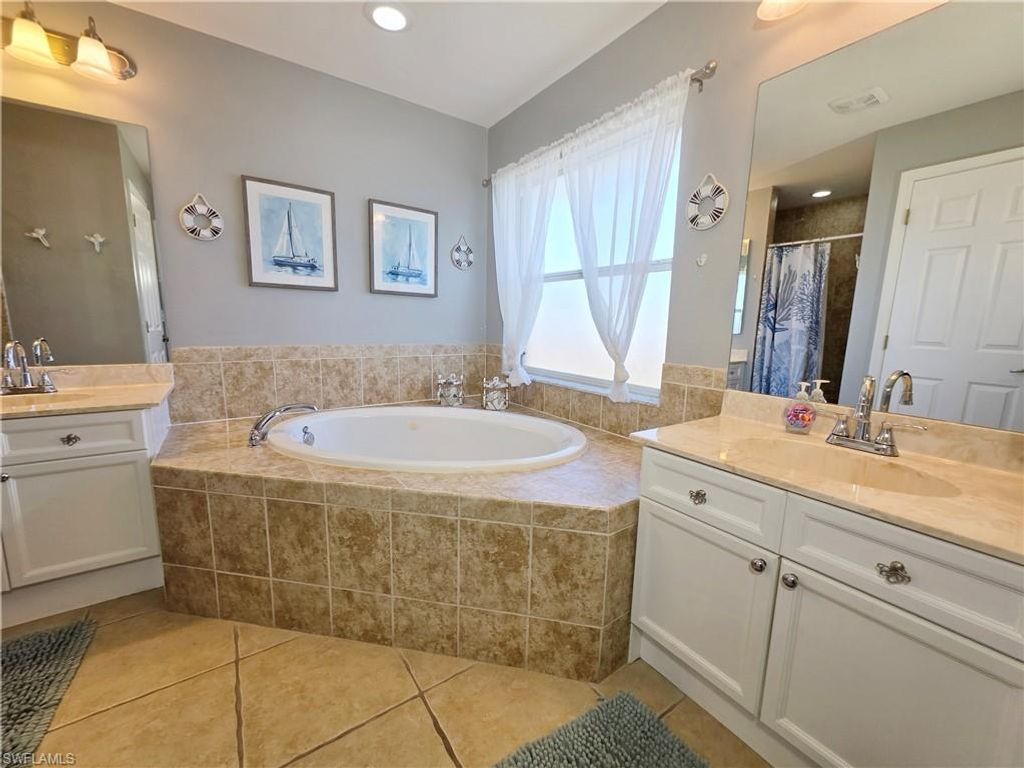 Image 33 of property listing at 2844 NW 6th ST, Cape Coral, FL 33993