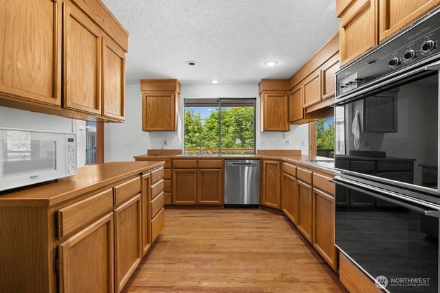 602 S 288th Lane, Federal Way, WA 98003