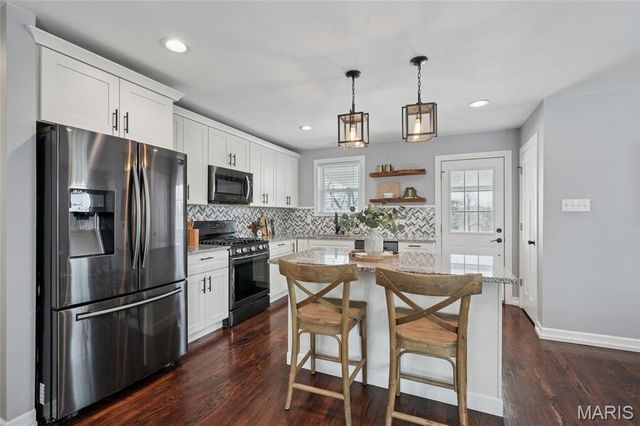 7048 Arcadia Avenue, University City, MO 63130