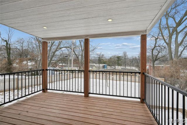 7048 Arcadia Avenue, University City, MO 63130