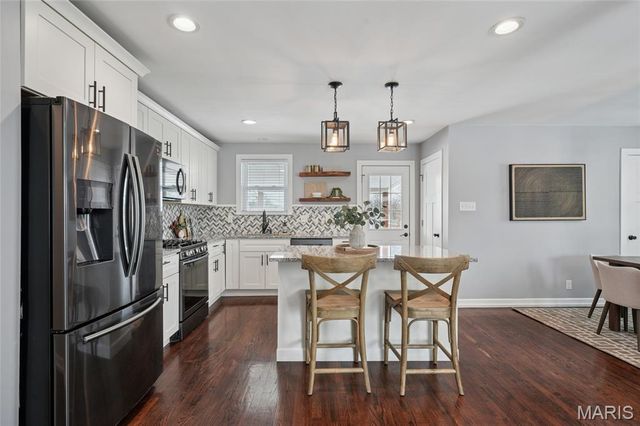 7048 Arcadia Avenue, University City, MO 63130