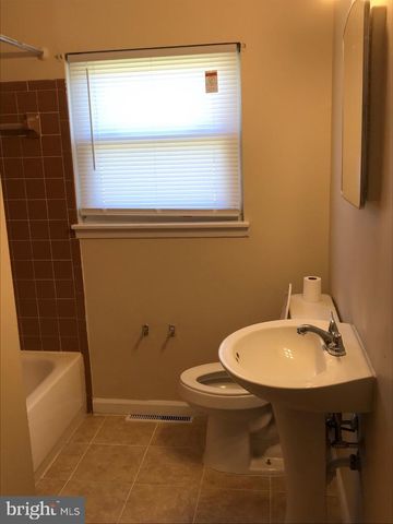310 UNIVERSITY AVE, Pemberton, NJ 08068