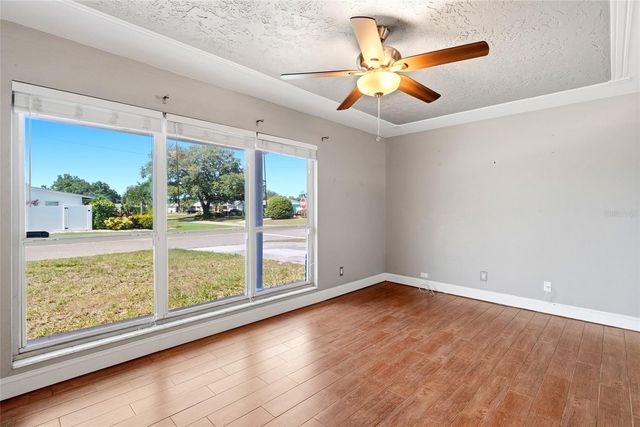 5697 33RD AVENUE N, St Petersburg, FL 33710