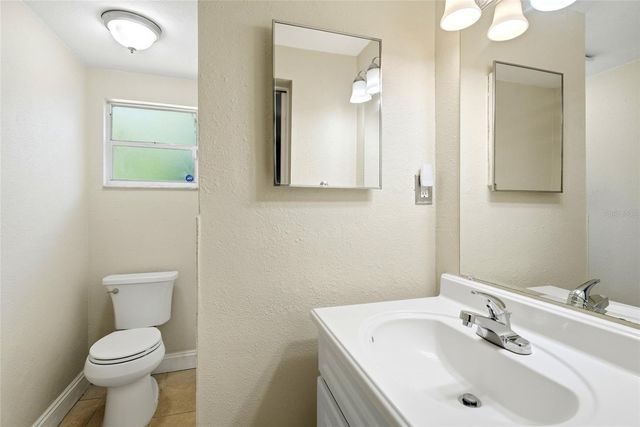 5697 33RD AVENUE N, St Petersburg, FL 33710