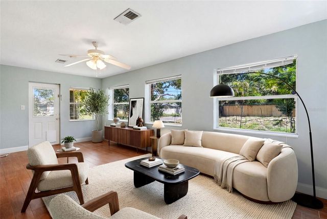 5697 33RD AVENUE N, St Petersburg, FL 33710