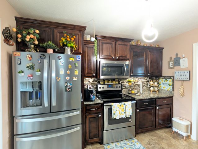 661 Portland Blvd, Portland, TN 37148