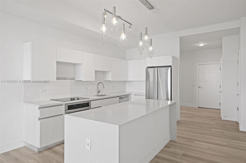 101 Diplomat Pkwy 2605, Hallandale Beach, FL 33009