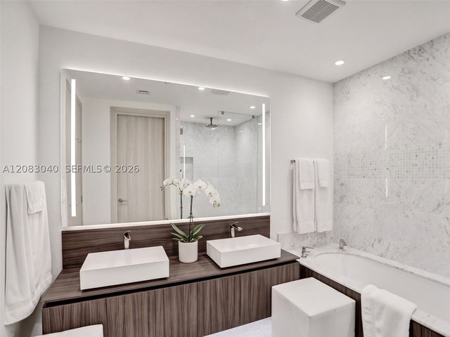 1000 Brickell Plz PH5103, Miami, FL 33131