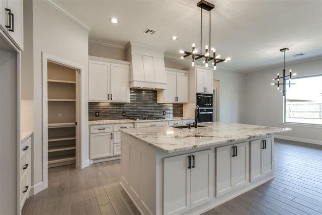 9305 NW 84th Street, Yukon, OK 73099