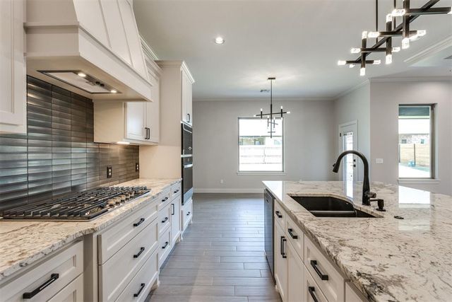 9305 NW 84th Street, Yukon, OK 73099
