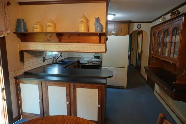 161 Raymond Dr, Hampden, MA 01036