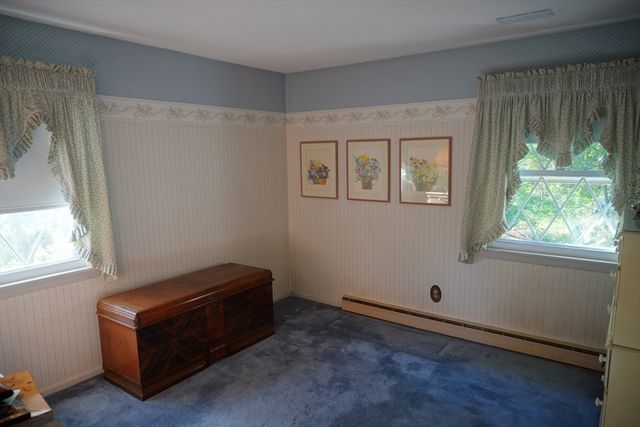 161 Raymond Dr, Hampden, MA 01036