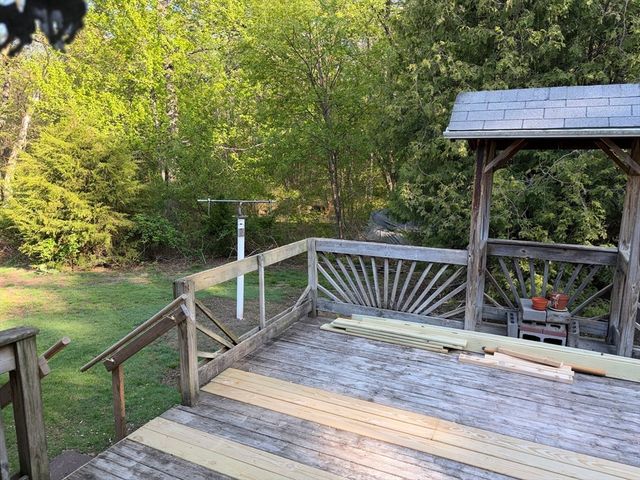 161 Raymond Dr, Hampden, MA 01036