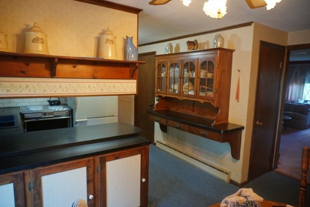 161 Raymond Dr, Hampden, MA 01036