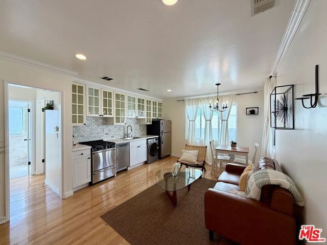 938 6th Street 8, Santa Monica, CA 90403