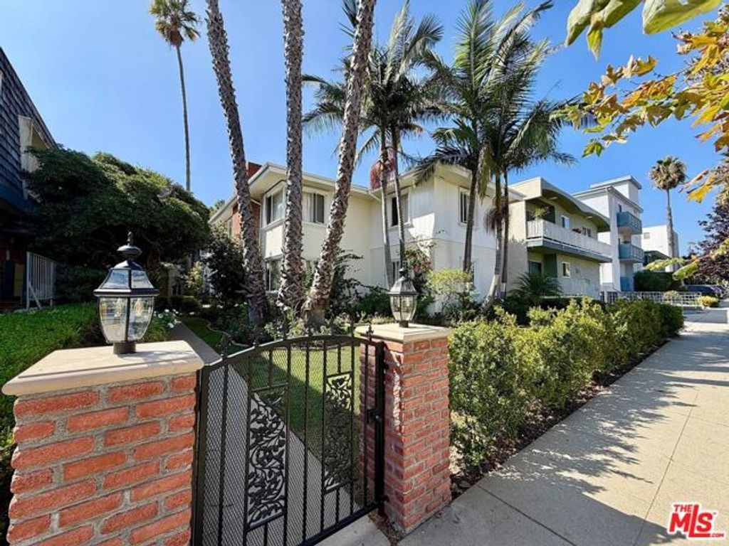 938 6th Street 8, Santa Monica, CA 90403