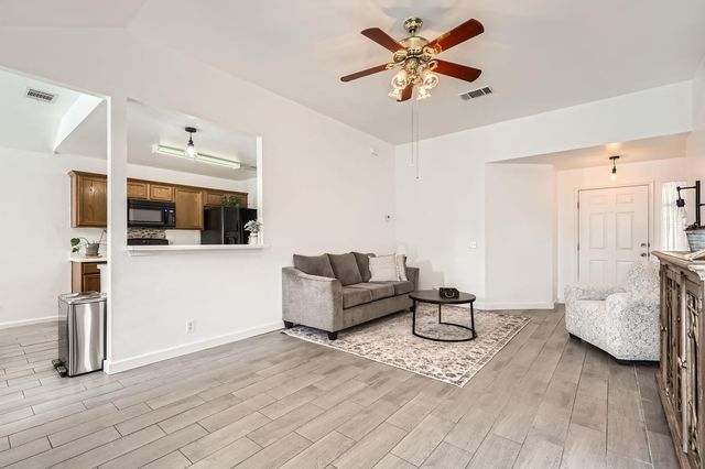 703 Maplecreek DR, Leander, TX 78641