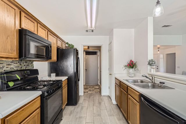 703 Maplecreek DR, Leander, TX 78641