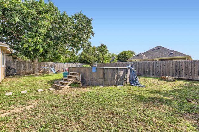 703 Maplecreek DR, Leander, TX 78641