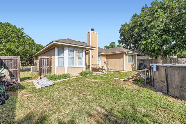 703 Maplecreek DR, Leander, TX 78641