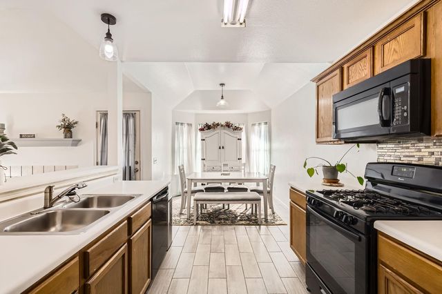 703 Maplecreek DR, Leander, TX 78641