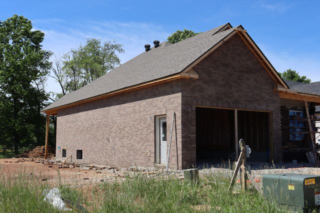 734 Southern Pine Trl, Clarksville, TN 37043