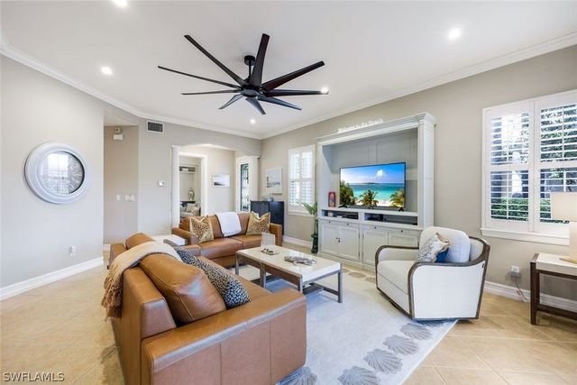 2858 Tiburon BLVD E 101, Naples, FL 34109