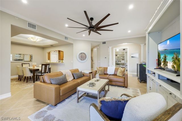 2858 Tiburon BLVD E 101, Naples, FL 34109