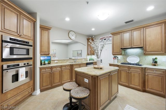 2858 Tiburon BLVD E 101, Naples, FL 34109