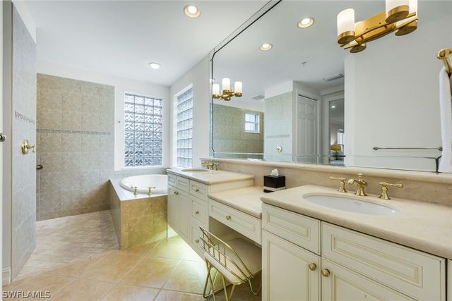 2858 Tiburon BLVD E 101, Naples, FL 34109