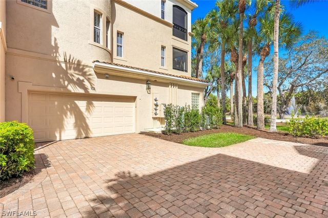 2858 Tiburon BLVD E 101, Naples, FL 34109