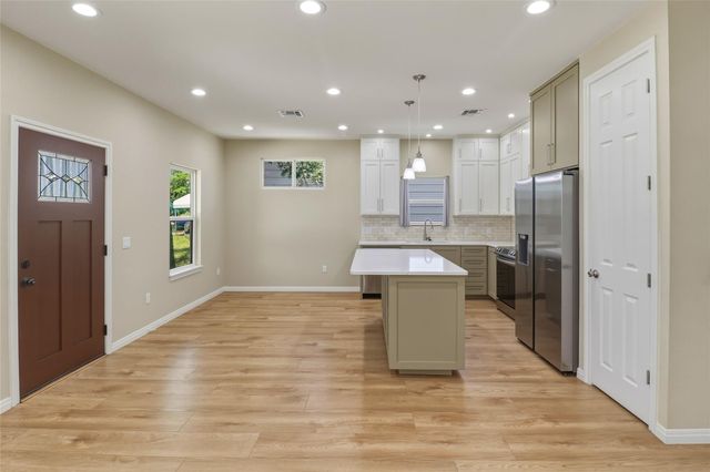 1626 Cree TRL, Kingsland, TX 78639