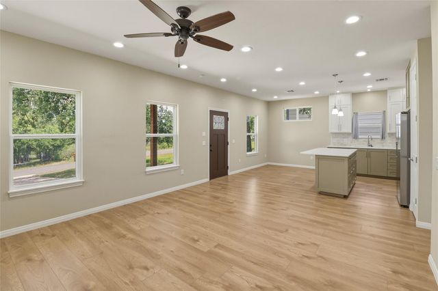 1626 Cree TRL, Kingsland, TX 78639