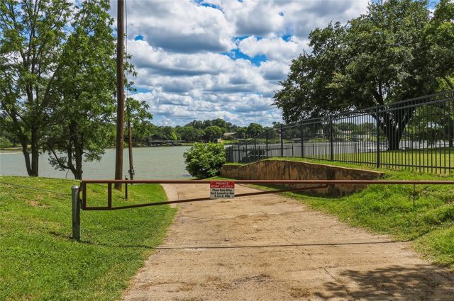 1626 Cree TRL, Kingsland, TX 78639