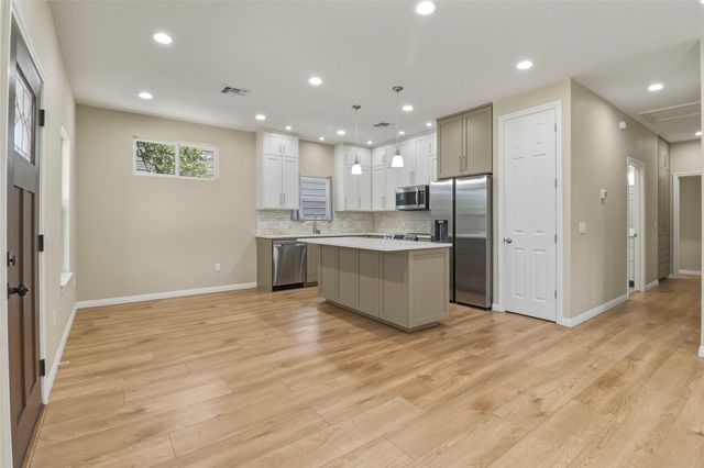 1626 Cree TRL, Kingsland, TX 78639
