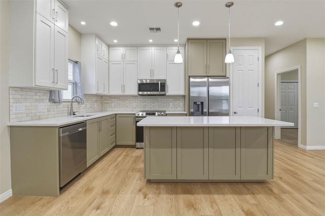 1626 Cree TRL, Kingsland, TX 78639