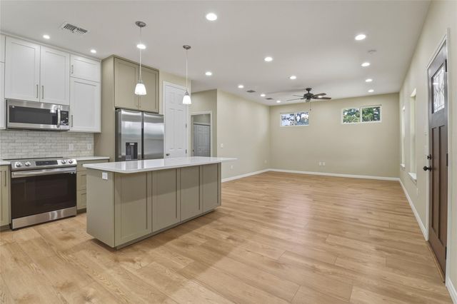 1626 Cree TRL, Kingsland, TX 78639
