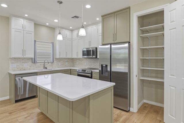 1626 Cree TRL, Kingsland, TX 78639
