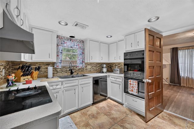 8111 Ivan Reid Drive, Houston, TX 77040