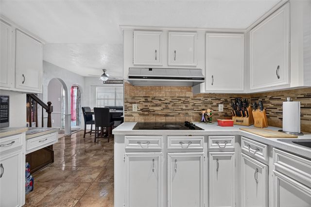 8111 Ivan Reid Drive, Houston, TX 77040