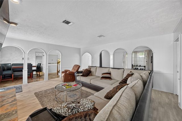 8111 Ivan Reid Drive, Houston, TX 77040