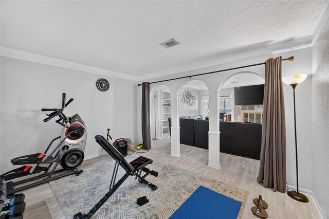 8111 Ivan Reid Drive, Houston, TX 77040