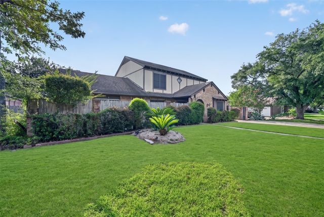 8111 Ivan Reid Drive, Houston, TX 77040