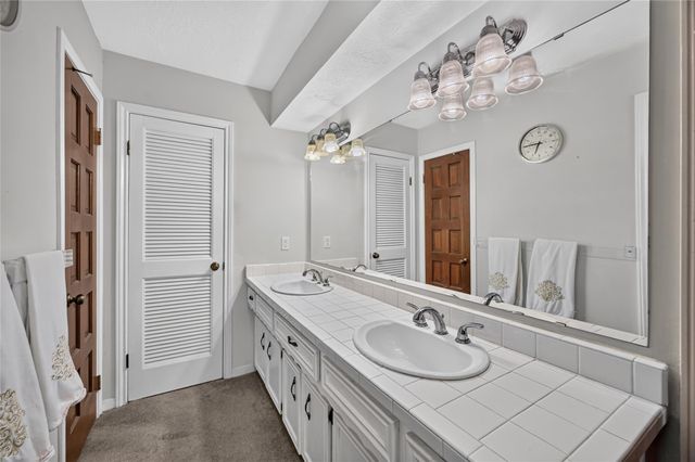 8111 Ivan Reid Drive, Houston, TX 77040