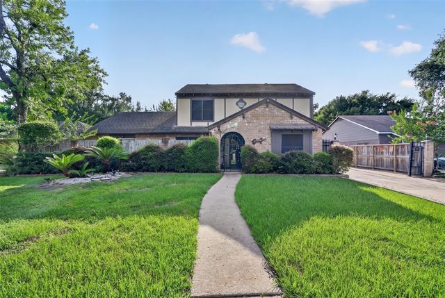 8111 Ivan Reid Drive, Houston, TX 77040