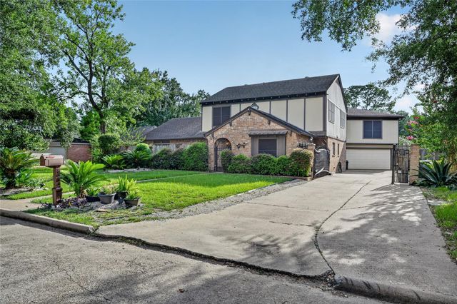 8111 Ivan Reid Drive, Houston, TX 77040